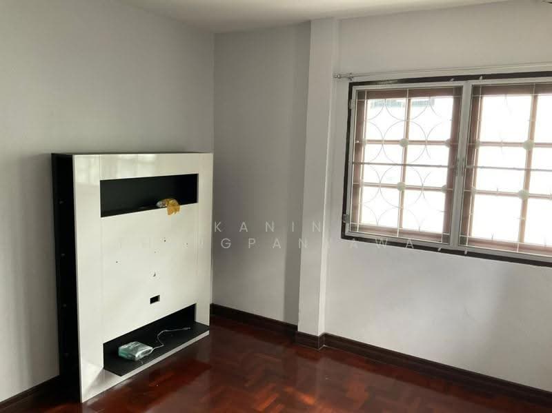 บ้าน 4-ห้องนอน, กรุงเทพ, ฉิมพลี, ตลิ่งชัน, กรุงเทพ, 325 ตร.ม., บ้านเดี่ยว ให้เช่า, โดย Kanin Thangpanyawa, 500538149 - DDproperty.com