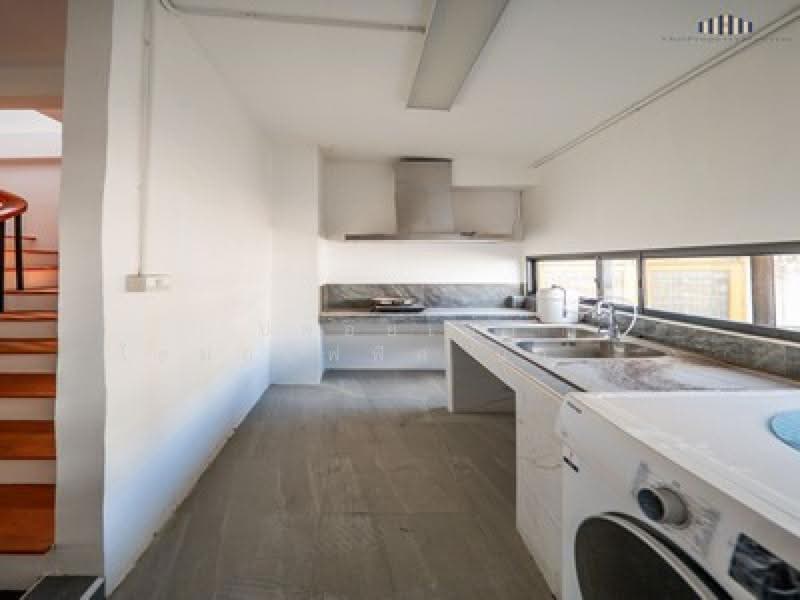 ปล่อยเช่า โฮมออฟฟิศ บ้าน ตึก รีโนเวทใหม่ 12 ตารางวา, Bangkok, Chong Nonsi, Yan Nawa, Bangkok, 1 Bedroom, 99 sqm, Townhouse For Rent, by คุณจี, 500538202 - DDproperty.com