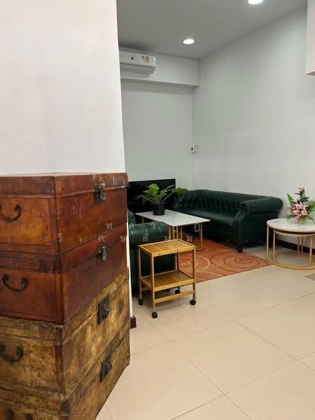 Townhouse Sukhumvit 15, Bangkok, Sukhumvit 15, Khlongtoei Nua, Watthana, Bangkok, 5 Bedrooms, 300 sqm, Townhouse For Rent, by ทศวัฏฏ์ วิเศษสัมมาพันธ์, 500538205 - DDproperty.com