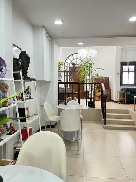 Townhouse Sukhumvit 15, Bangkok, Sukhumvit 15, Khlongtoei Nua, Watthana, Bangkok, 5 Bedrooms, 300 sqm, Townhouse For Rent, by ทศวัฏฏ์ วิเศษสัมมาพันธ์, 500538205 - DDproperty.com