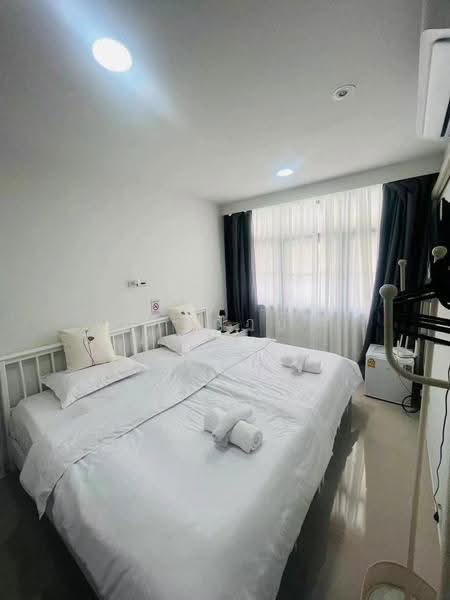 Townhouse Sukhumvit 15, Bangkok, Sukhumvit 15, Khlongtoei Nua, Watthana, Bangkok, 5 Bedrooms, 300 sqm, Townhouse For Rent, by ทศวัฏฏ์ วิเศษสัมมาพันธ์, 500538205 - DDproperty.com