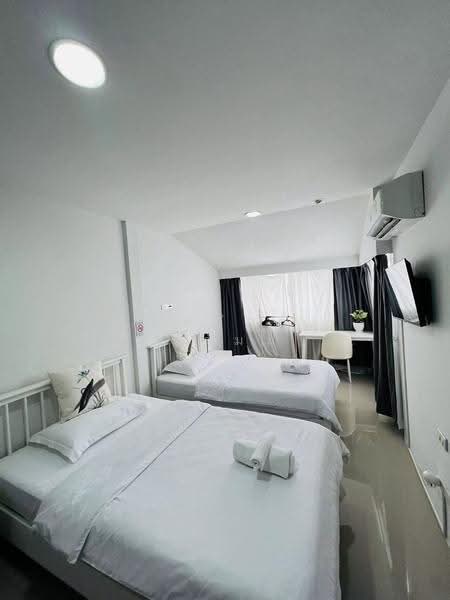 Townhouse Sukhumvit 15, Bangkok, Sukhumvit 15, Khlongtoei Nua, Watthana, Bangkok, 5 Bedrooms, 300 sqm, Townhouse For Rent, by ทศวัฏฏ์ วิเศษสัมมาพันธ์, 500538205 - DDproperty.com