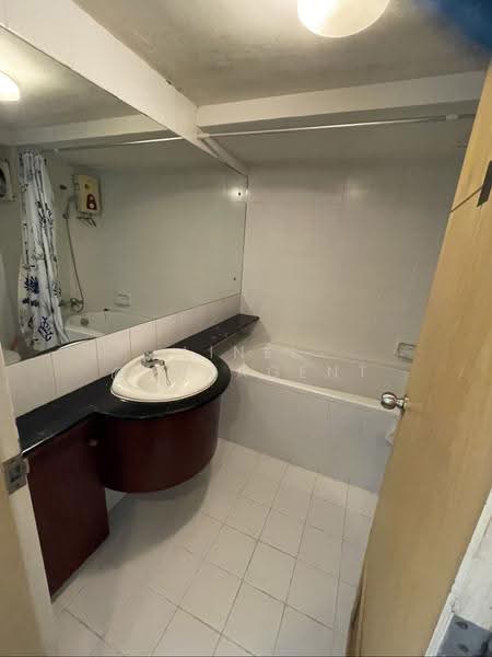 Raintree Villa, Bangkok, 108 198 Soi Sukhumvit 53, Khlong Tan Nua, Watthana, Bangkok, 1 Bedroom, 32 sqm, Condo For Rent, by Line: @KatAgent, 500538218 - DDproperty.com