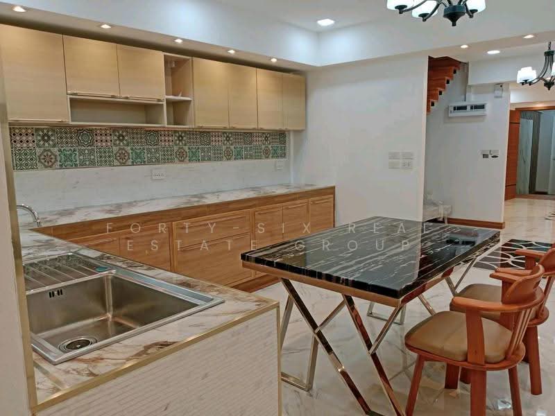 ขาย/เช่า บ้านสุขุมวิท ติดรถไฟฟ้า BTS ( Sukumvit road / soi 68), Bangkok, Bang Na Nuea, Bang Na, Bangkok, 4 Bedrooms, 190 sqm, Townhouse For Rent, by Forty-Six Real Estate Group, 500538286 - DDproperty.com