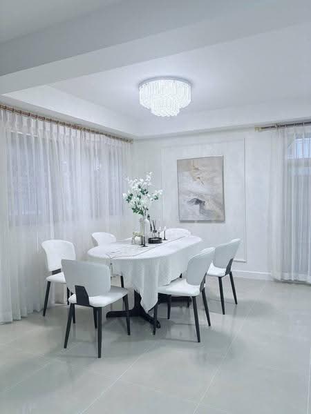 Detached House in Huai Khwang, กรุงเทพ, ห้วยขวาง, กรุงเทพ, 250 ตร.ม., บ้านเดี่ยว ให้เช่า, โดย The Luxe Group, 500538331 - DDproperty.com