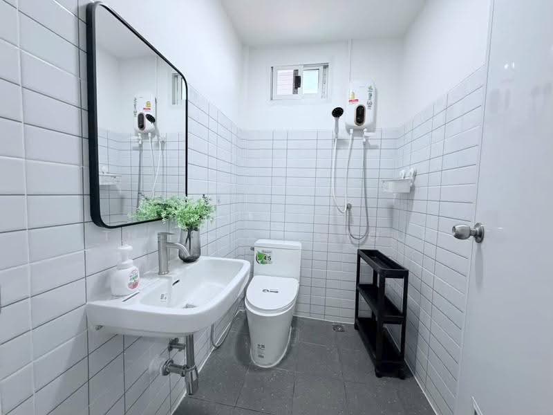 Detached House in Huai Khwang, กรุงเทพ, ห้วยขวาง, กรุงเทพ, 250 ตร.ม., บ้านเดี่ยว ให้เช่า, โดย The Luxe Group, 500538331 - DDproperty.com