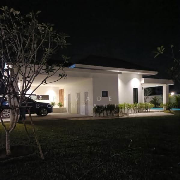 3-BR Villa, Prachuap Khiri Khan, Wang-Pong, Pran Buri, Prachuap Khiri Khan, 3 Bedrooms, 220 sqm, Villa For Sale, by Pavadee Boonyarith, 500538369 - DDproperty.com