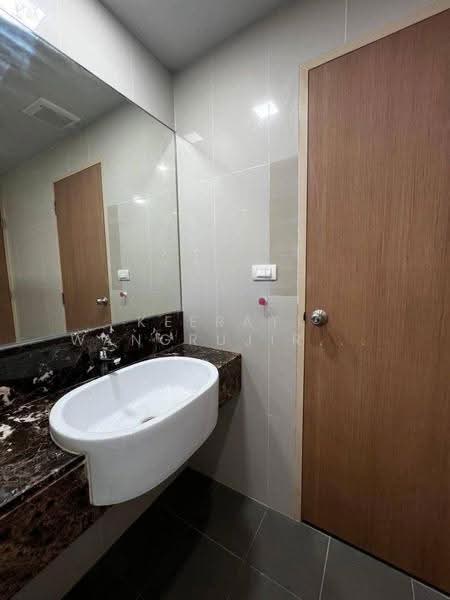 Le Cote Sukhumvit 14, Bangkok, Soi Sukhumvit 14, Khlong Toei, Bangkok, 1 Bedroom, 37 sqm, Condo For Rent, by Keerati Wangrujirakul, 500538473 - DDproperty.com