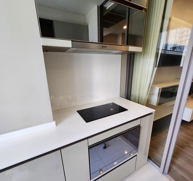 The Room Sathorn, Bangkok, 78 Pan Road, Silom, Bang Rak, Bangkok, 1 Bedroom, 47 sqm, Condo For Rent, by Phakawadee Jiramanee, 500538505 - DDproperty.com