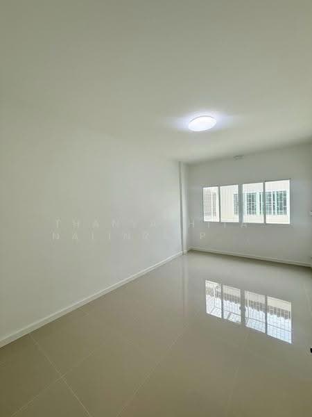 Baanwangthong Phetkasem 77, Bangkok, Phetkasem Road 77, Nong Kham, Nong Khaem, Bangkok, 3 Bedrooms, 110 sqm, Townhouse For Sale, by Thanyathita Nalinratphokin, 500538555 - DDproperty.com