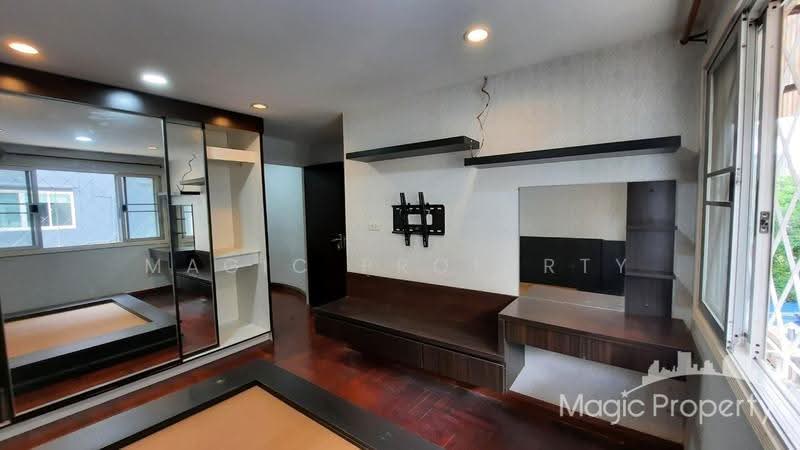 Waratorn Ville, Bangkok, Soi Rerktrilak, Suan Luang, Bangkok, 5 Bedrooms, 300 sqm, Townhouse For Rent, by Magic Property, 500538687 - DDproperty.com