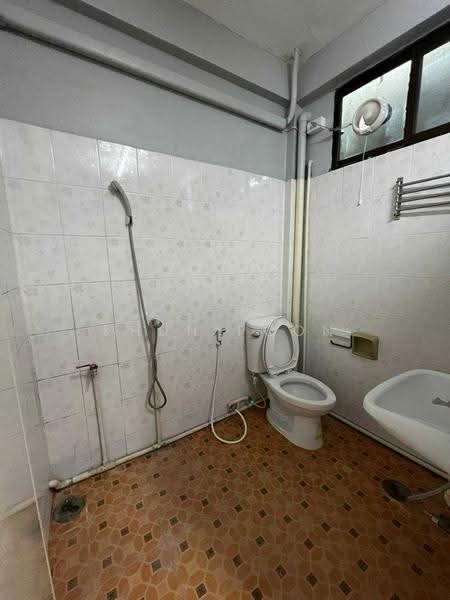 Pet-Friendly Townhome for Rent | Ekkamai | Company Registration Allowed (SPSSR386), Bangkok, เอกมัย 12, Khlong Tan Nua, Watthana, Bangkok, 2 Bedrooms, 110 sqm, Townhouse For Rent, by Khun Poon, 500539019 - DDproperty.com