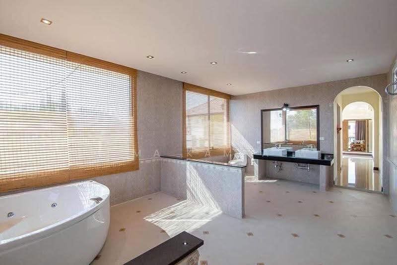 4-BR Villa, Prachuap Khiri Khan, Nong Kae, Hua Hin, Prachuap Khiri Khan, 4 Bedrooms, 300 sqm, Villa For Sale, by Chama Kamkaew, 500539176 - DDproperty.com
