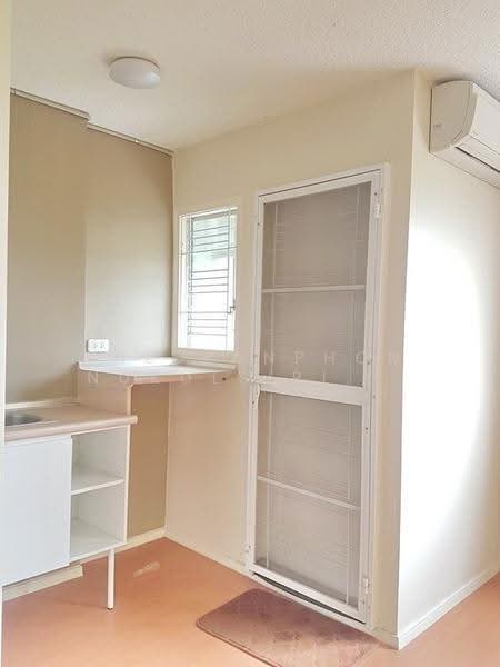 Lumpini Condo Town Romklao-Suvarnabhumi, Bangkok, Rom Klao Road 1, Khlong Sam Prawet, Lat Krabang, Bangkok, 2 Bedrooms, 43 sqm, Condo For Rent, by Khlueanphon Nukulsirisak, 500539218 - DDproperty.com
