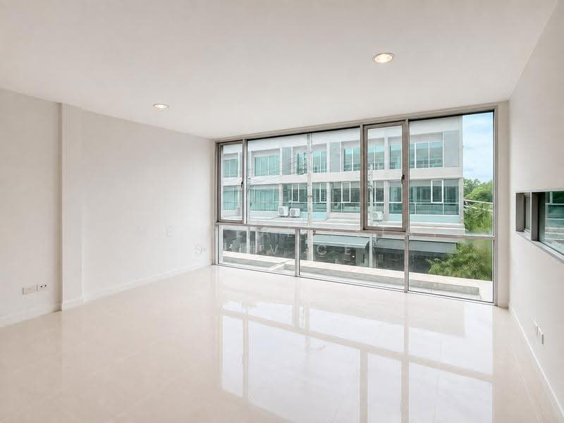 Noble Cube Pattanakarn, Bangkok, Phatthanakan Road, Suan Luang, Bangkok, 3 Bedrooms, 165 sqm, Townhouse For Sale, by HOME Real Estate Service, 500539417 - DDproperty.com