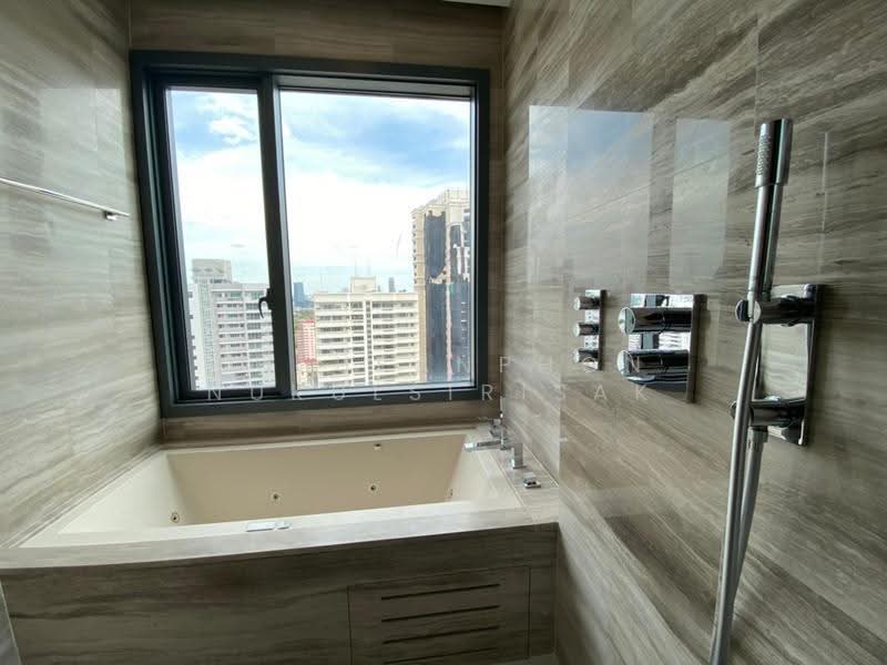 Q1 Sukhumvit, Bangkok, 1 Sukhumvit Road, Khlong Toei, Bangkok, 2 Bedrooms, 94 sqm, Condo For Rent, by Khlueanphon Nukulsirisak, 500539615 - DDproperty.com
