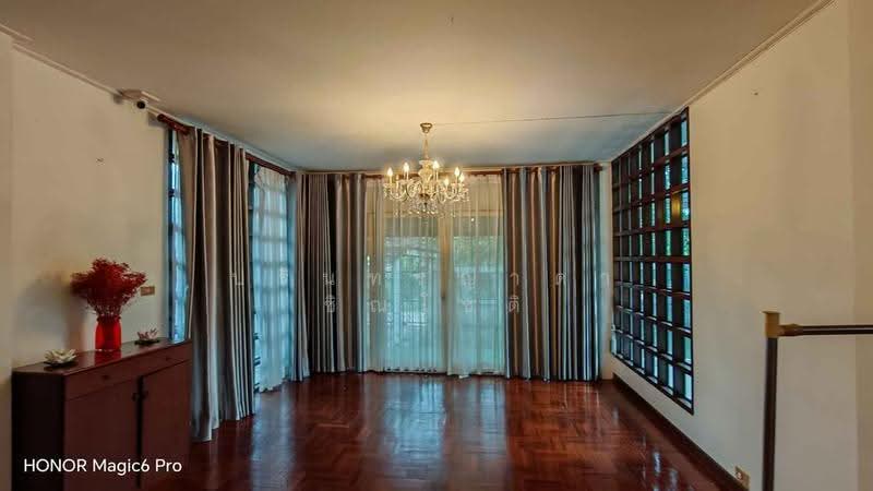 House Kaset - Ngamwongwan, Bangkok, Thung Song Hong, Lak Si, Bangkok, 5 Bedrooms, 250 sqm, Single Detached House For Rent, by ปรินทร์ญาดา ชิณโชติ, 500539739 - DDproperty.com