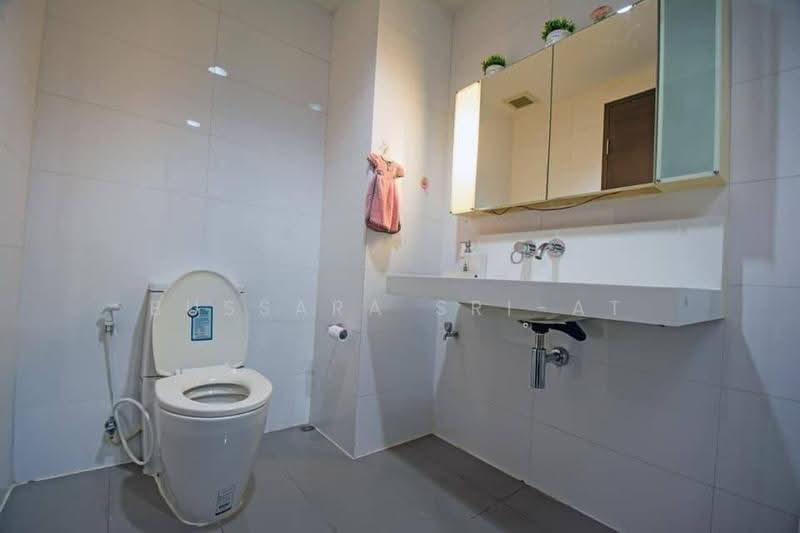 Rhythm Ratchada, Bangkok, 558 Ratchadaphisek Road, Samsen Nok, Huai Khwang, Bangkok, 1 Bedroom, 45 sqm, Condo For Rent, by Bussara Sri-At, 500539852 - DDproperty.com