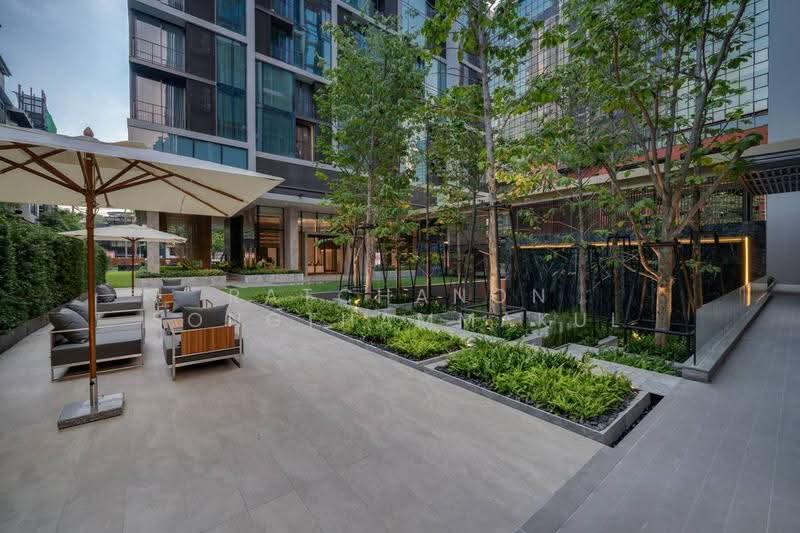 28 Chidlom, Bangkok, 28 Chit Lom Alley, Lumphini, Pathum Wan, Bangkok, 1 Bedroom, 41 sqm, Condo For Rent, by Ratchanon Songthammakul, 500539942 - DDproperty.com
