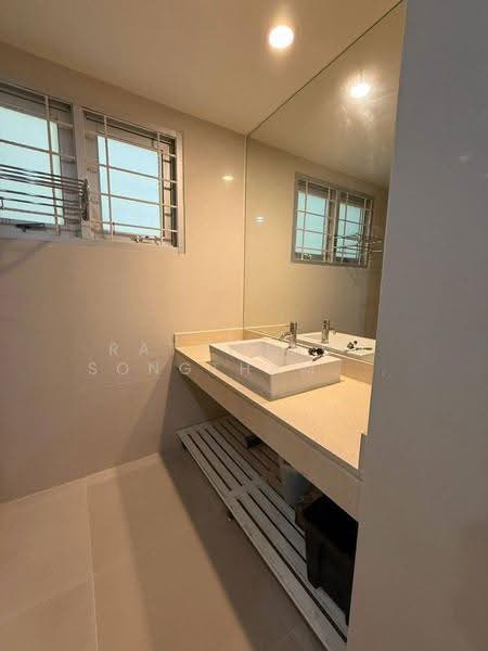 The Rajdamri, Bangkok, Ratchadamri Road, Lumphini, Pathum Wan, Bangkok, 2 Bedrooms, 112 sqm, Condo For Sale, by Ratchanon Songthammakul, 500539958 - DDproperty.com