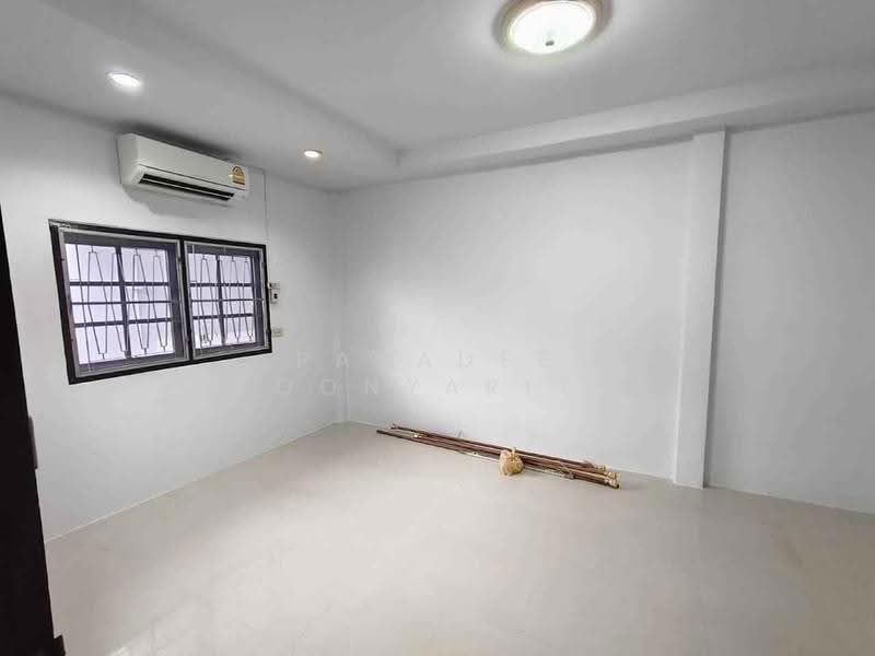 undefined, Bangkok, Chorake Bua, Lat Phrao, Bangkok, 3 Bedrooms, 150 sqm, Single Detached House For Sale, by Pavadee Boonyarith, 500539976 - DDproperty.com