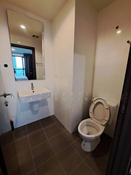 The Base Park East Sukhumvit 77, Bangkok, 99 Soi Pridi Banomyong 2, Phra Kanong Nua, Watthana, Bangkok, 1 Bedroom, 38 sqm, Condo For Sale, by Keerati Wangrujirakul, 500540035 - DDproperty.com