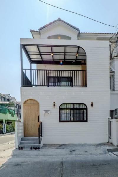 Baan Klang Muang Rama 9 Soi 43, Bangkok, Suan Luang, Bangkok, 4 Bedrooms, 200 sqm, Townhouse For Sale, by HOME Real Estate Service, 500540088 - DDproperty.com