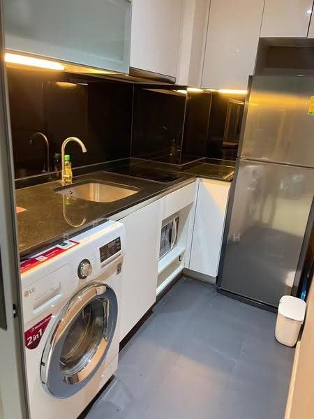 Klass Silom, Bangkok, 52 Silom Road, Silom, Bang Rak, Bangkok, 1 Bedroom, 33 sqm, Condo For Sale, by Pavadee Boonyarith, 500540103 - DDproperty.com