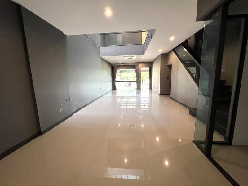 Landmark Ekamai-Ramindra, Bangkok, Sukhonthasawat Road, Lat Phrao, Bangkok, 3 Bedrooms, 200 sqm, Townhouse For Rent, by คุณวรพรรษสร ศศิโรจน์โสภณ, 500540169 - DDproperty.com