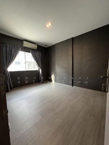 Landmark Ekamai-Ramindra, Bangkok, Sukhonthasawat Road, Lat Phrao, Bangkok, 3 Bedrooms, 200 sqm, Townhouse For Rent, by คุณวรพรรษสร ศศิโรจน์โสภณ, 500540169 - DDproperty.com