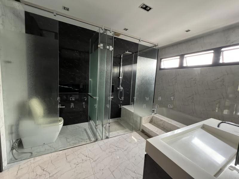 Landmark Ekamai-Ramindra, Bangkok, Sukhonthasawat Road, Lat Phrao, Bangkok, 3 Bedrooms, 200 sqm, Townhouse For Rent, by คุณวรพรรษสร ศศิโรจน์โสภณ, 500540169 - DDproperty.com