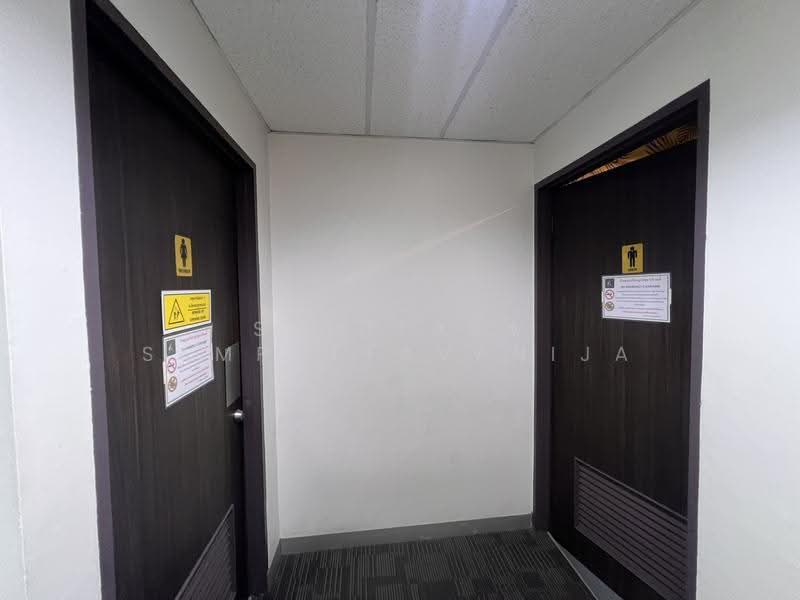 Office for rent Silom, Saladaeng, Bangkok, Silom, Bang Rak, Bangkok, , 140 sqm, Office Space For Rent, by Sumitara Sampattavanija, 500540175 - DDproperty.com