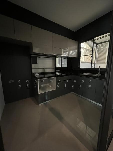 Landmark Ekamai-Ramindra, Bangkok, Sukhonthasawat Road, Lat Phrao, Bangkok, 3 Bedrooms, 210 sqm, Townhouse For Sale, by คุณวรพรรษสร ศศิโรจน์โสภณ, 500540251 - DDproperty.com