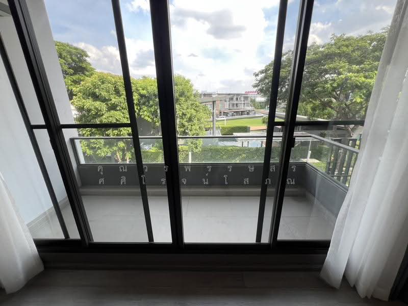 Landmark Ekamai-Ramindra, Bangkok, Sukhonthasawat Road, Lat Phrao, Bangkok, 3 Bedrooms, 210 sqm, Townhouse For Sale, by คุณวรพรรษสร ศศิโรจน์โสภณ, 500540251 - DDproperty.com