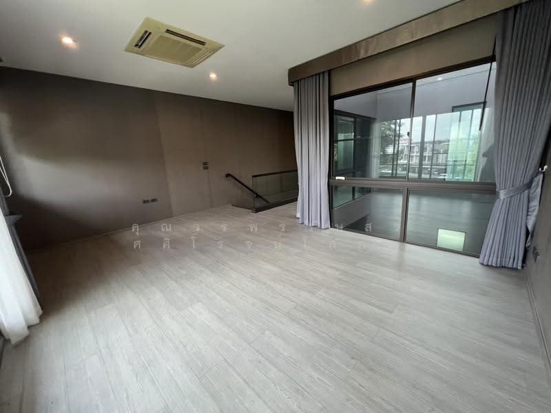 Landmark Ekamai-Ramindra, Bangkok, Sukhonthasawat Road, Lat Phrao, Bangkok, 3 Bedrooms, 210 sqm, Townhouse For Sale, by คุณวรพรรษสร ศศิโรจน์โสภณ, 500540251 - DDproperty.com