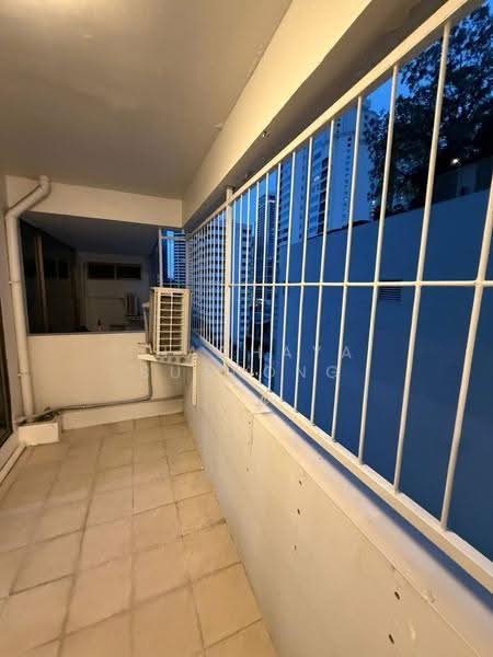 Regency Court condominium, Bangkok, 1 Khlong Toei District, Khlong Toei District, Bangkok, Khlong Toei, Bangkok, 4 Bedrooms, 360 sqm, Condo For Rent, by Thachaya Buanong, 500540272 - DDproperty.com