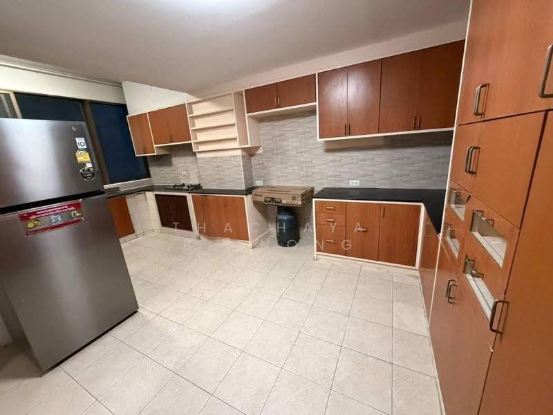 Regency Court condominium, Bangkok, 1 Khlong Toei District, Khlong Toei District, Bangkok, Khlong Toei, Bangkok, 4 Bedrooms, 360 sqm, Condo For Rent, by Thachaya Buanong, 500540272 - DDproperty.com