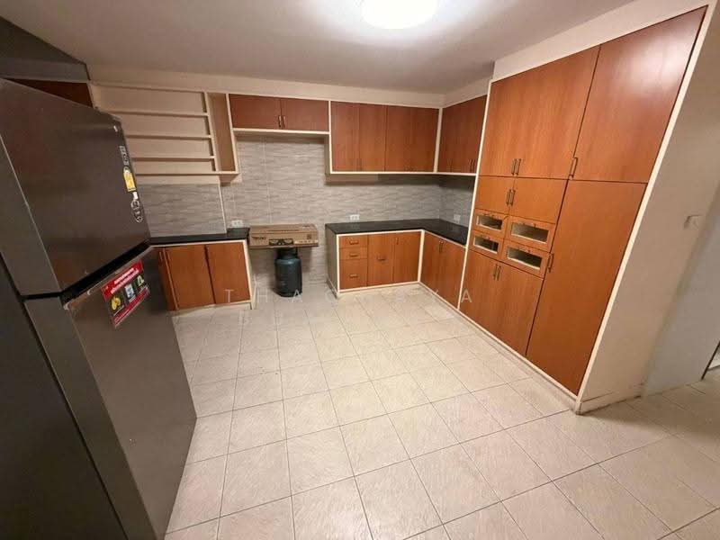 Regency Court condominium, Bangkok, 1 Khlong Toei District, Khlong Toei District, Bangkok, Khlong Toei, Bangkok, 4 Bedrooms, 360 sqm, Condo For Rent, by Thachaya Buanong, 500540272 - DDproperty.com