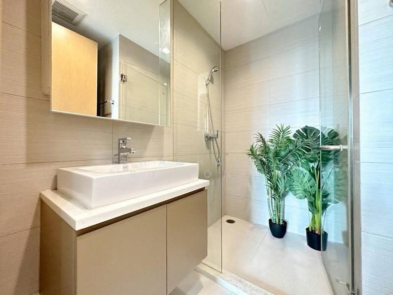 Siri At Sukhumvit, Bangkok, 902 Sukhumvit Road, Phra Kanong, Khlong Toei, Bangkok, 2 Bedrooms, 69 sqm, Condo For Sale, by Thachaya Buanong, 500540309 - DDproperty.com