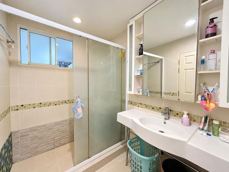 Life @ BTS Tha-Phra, Bangkok, 18 Ratchadaphisek Road, Talat Plu, Thon Buri, Bangkok, 1 Bedroom, 42 sqm, Condo For Sale, by แก้ว, 500541528 - DDproperty.com