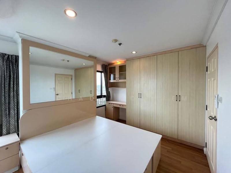 Lumpini Place Narathiwas-Chaopraya, Bangkok, 1298 Rama 3 Road, Chong Nonsi, Yan Nawa, Bangkok, 2 Bedrooms, 64 sqm, Condo For Sale, by Suchada Yodyiem, 500541695 - DDproperty.com