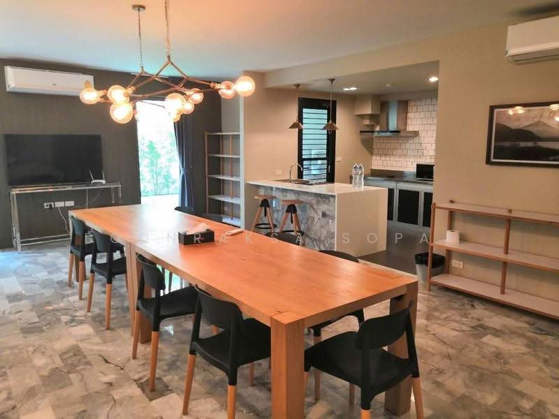 Lily House Mansion, Bangkok, 209 Soi Sukhumvit 31, Khlong Tan Nua, Watthana, Bangkok, 4 Bedrooms, 290 sqm, Apartment For Rent, by Boonraksa Sopak, 500541929 - DDproperty.com