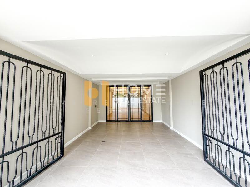 Khlongtan Nivet, Bangkok, 20 Soi Pridi Banomyong 42, Khlong Tan Nua, Watthana, Bangkok, 3 Bedrooms, 192 sqm, Townhouse For Rent, by HOME Real Estate Service, 500541996 - DDproperty.com