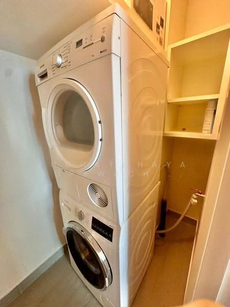 Sindhorn Residence, Bangkok, 54 Soi Ton Son, Lumphini, Pathum Wan, Bangkok, 1 Bedroom, 72 sqm, Condo For Rent, by Suchatchaya Supawachiranant, 500542113 - DDproperty.com