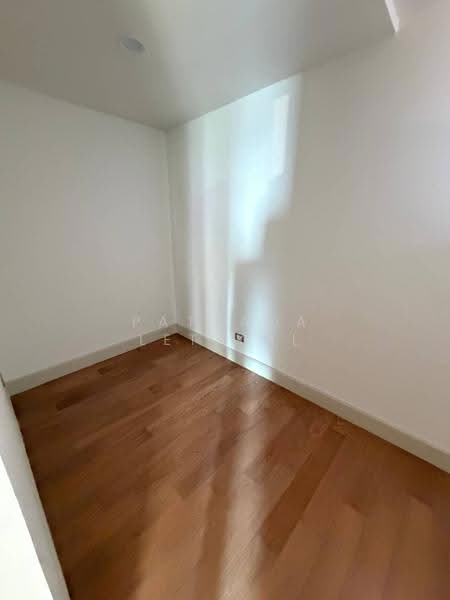 Watermark Chaophraya, Bangkok, Soi Charoennakorn 39-41, Charoennakorn Road, Bang Lam Phu Lang, Khlong San, Bangkok, 4 Bedrooms, 165 sqm, Condo For Sale, by Pattada Letikul, 500542332 - DDproperty.com