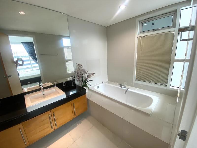 Fullerton Sukhumvit, Bangkok, Sukhumvit Road, Khlong Tan Nua, Watthana, Bangkok, 3 Bedrooms, 172 sqm, Condo For Rent, by Eastblue Horizon, 500542342 - DDproperty.com