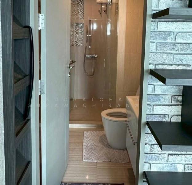 Life Ratchadapisek, Bangkok, 279 Ratchadapisaek Road, Huai Khwang, Bangkok, 2 Bedrooms, 65 sqm, Condo For Sale, by Suchatchaya Supawachiranant, 500542451 - DDproperty.com
