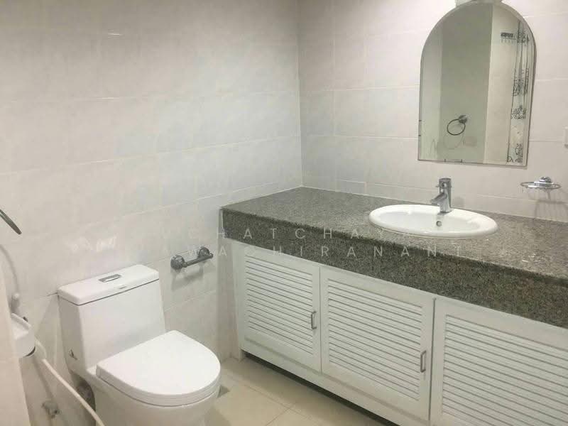 Royal Castle Sukhumvit, Bangkok, 30 Soi Sukhumvit 39, Khlongtoei Nua, Watthana, Bangkok, 3 Bedrooms, 160 sqm, Condo For Rent, by Suchatchaya Supawachiranant, 500542548 - DDproperty.com