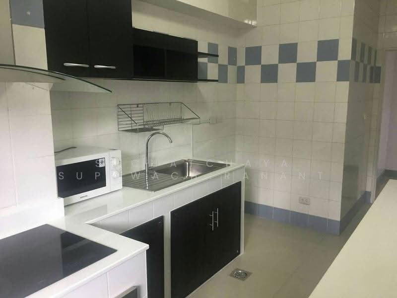 Royal Castle Sukhumvit, Bangkok, 30 Soi Sukhumvit 39, Khlongtoei Nua, Watthana, Bangkok, 3 Bedrooms, 160 sqm, Condo For Rent, by Suchatchaya Supawachiranant, 500542548 - DDproperty.com