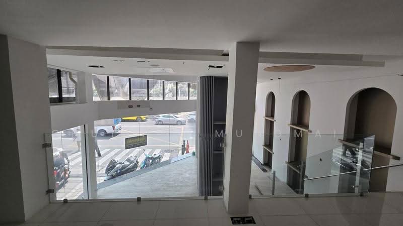 Corner Shophouse for Rent in Thonglor | 4 Storeys + Rooftop, Bangkok, ทองหล่อ, Khlong Tan Nua, Watthana, Bangkok, , 496 sqm, Shophouse For Rent, by Chutinun Mungmai, 500542738 - DDproperty.com
